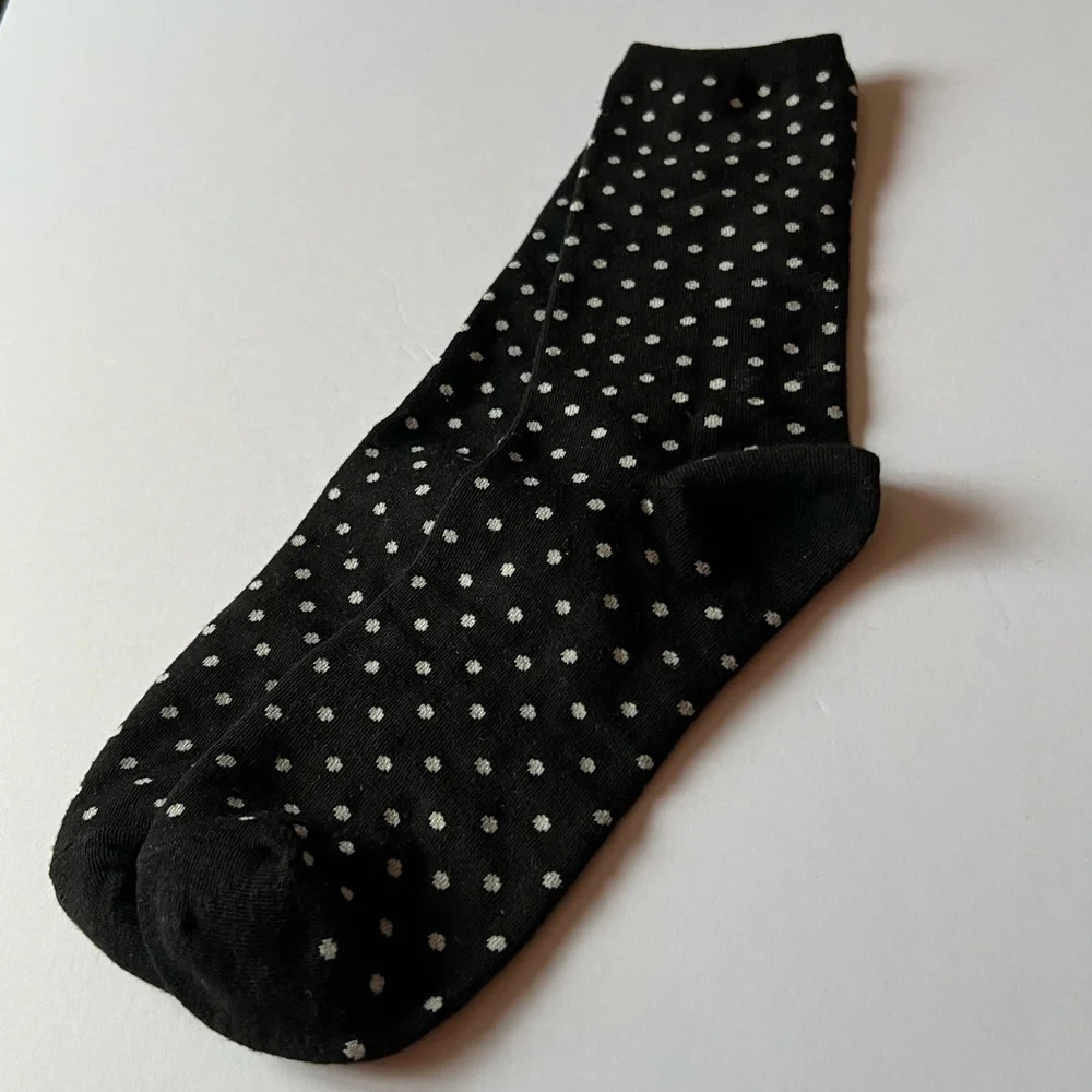 KATE SPADE HEAD OVER HEELS POLKA DOT CREW SOCKS BLACK WHITE POLKA DOTS OS NWOT